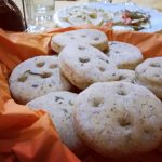 Focaccine con patate alla canapa